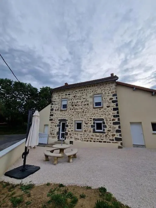 Chez Robert Villa Bromont-Lamothe 0*,